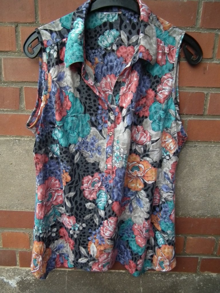 Blouse sans manches pour femme. taille 48/50, Vêtements | Femmes, Taille 46/48 (XL) ou plus grande, Sans marque, Comme neuf, Multicolore