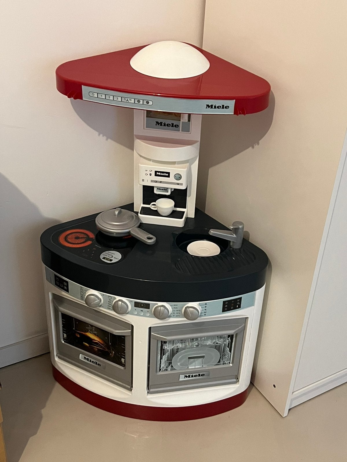 Miele speelkeuken, Ophalen, Zo goed als nieuw, Speelkeuken