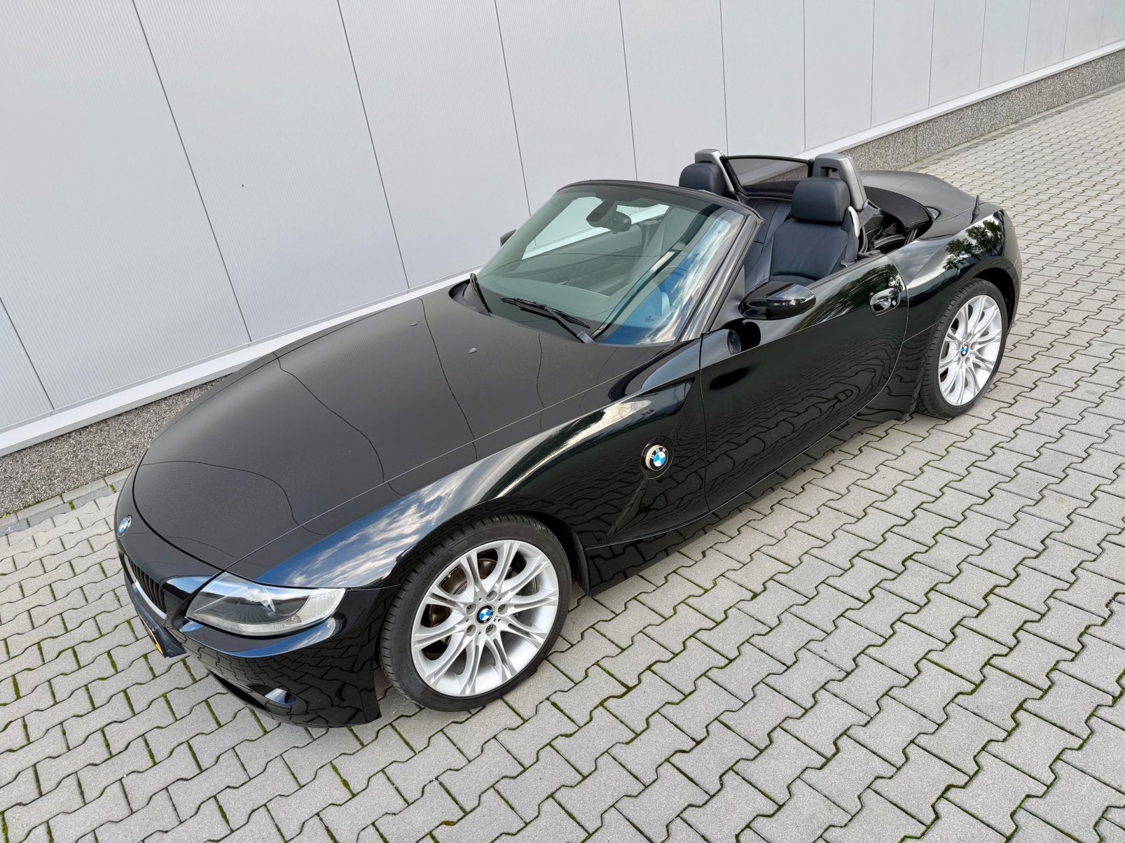 Super mooie BMW Z4 met 137000, Auto's, 2171 cc, Zwart, Cabriolet, Leder