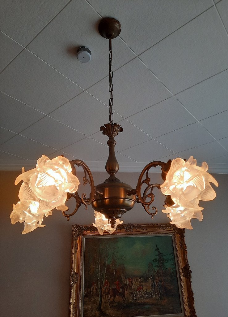 Vintage messing kroonluchters met bloemglazen, Maison & Meubles, Lampes | Lustres, Enlèvement