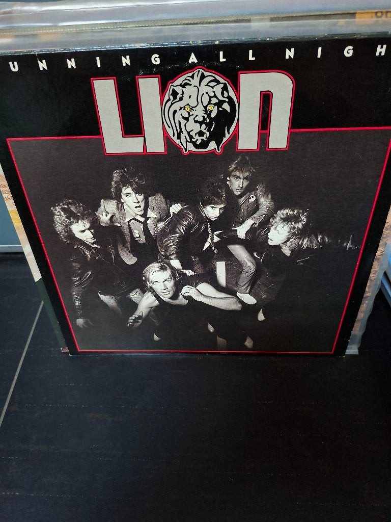 lp - lion - running allnight - bak 3, LP, Gebruikt, Inclusief binnenhoes, Ophalen of Verzenden