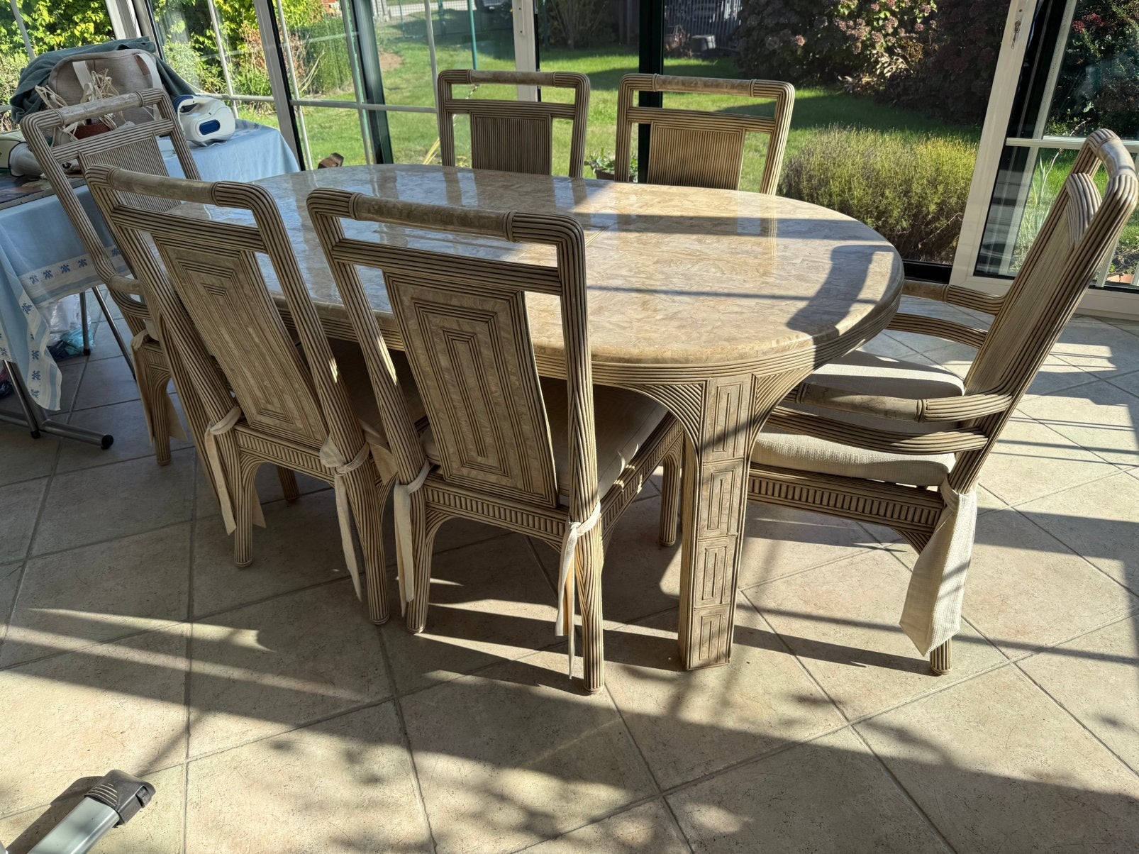 Tafel met stoelen, Ophalen, Zo goed als nieuw
