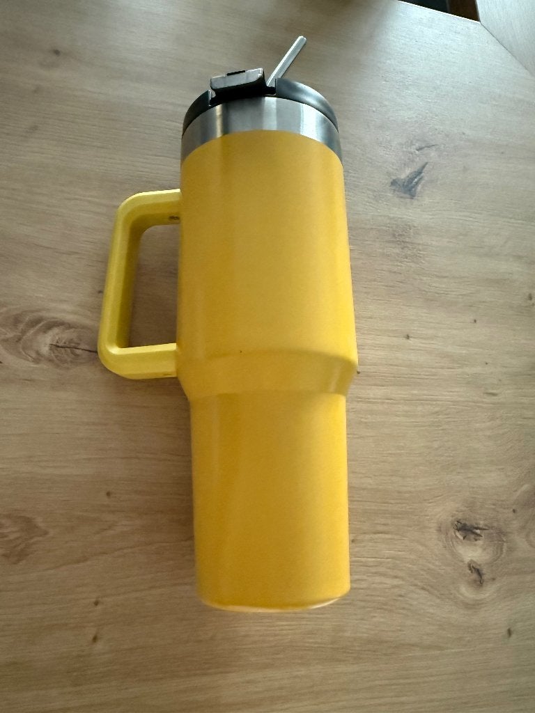 Gourde isotherme Carrefour jaune 1,1L, Enlèvement ou Envoi, Comme neuf