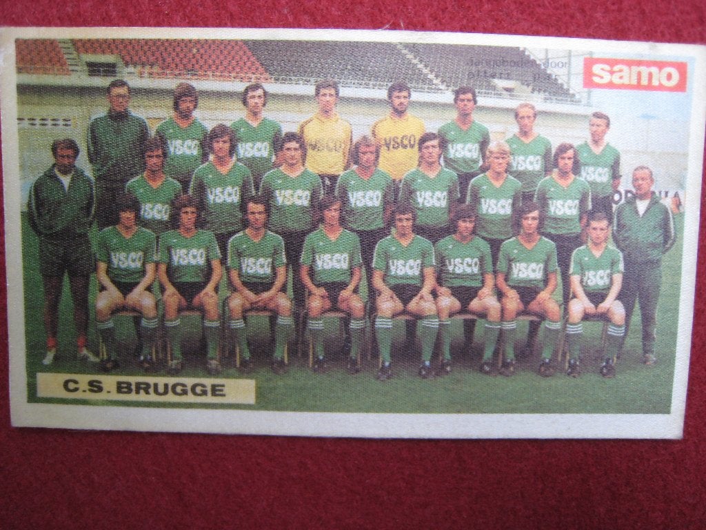 Vintage satijnen voetbal ploeg C. S Brugge  Samo Chips, Verzenden, Gebruikt, Sticker