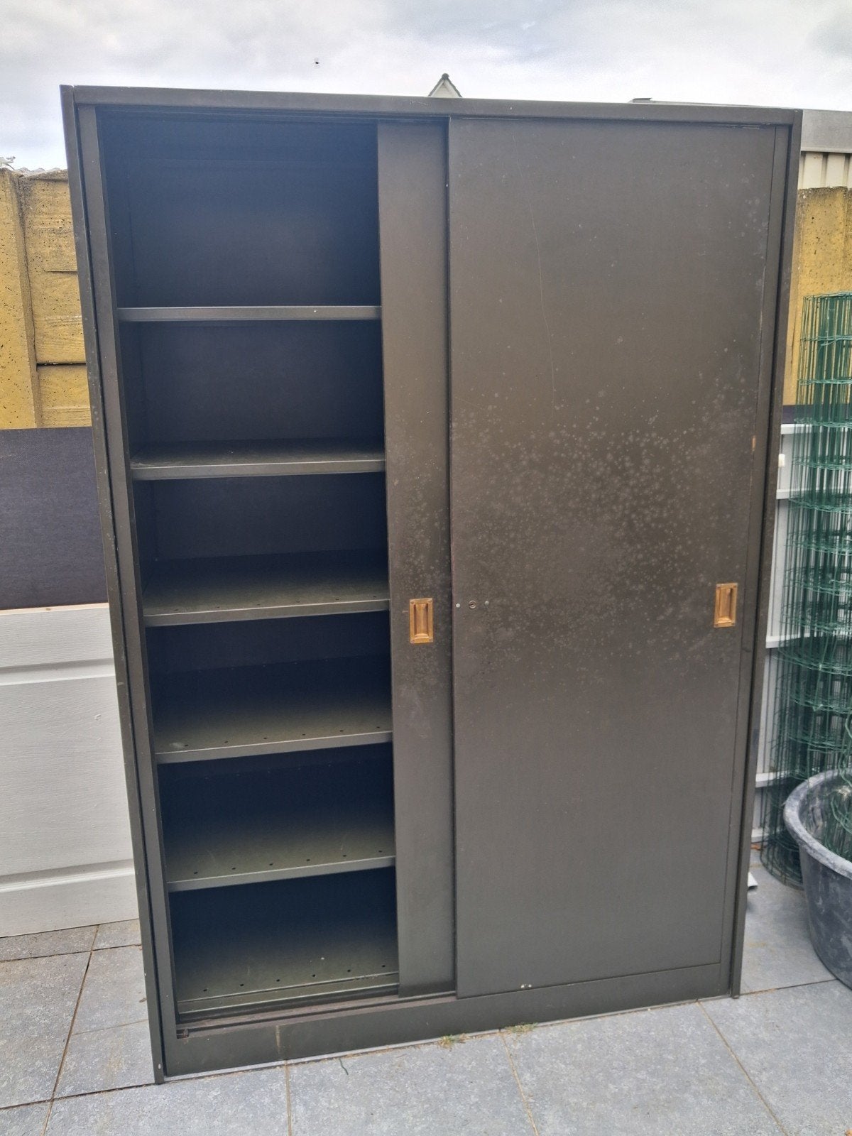 zware ijzere kast te koop, Huis en Inrichting, Kasten | Roldeurkasten en Archiefkasten, Ophalen, Gebruikt