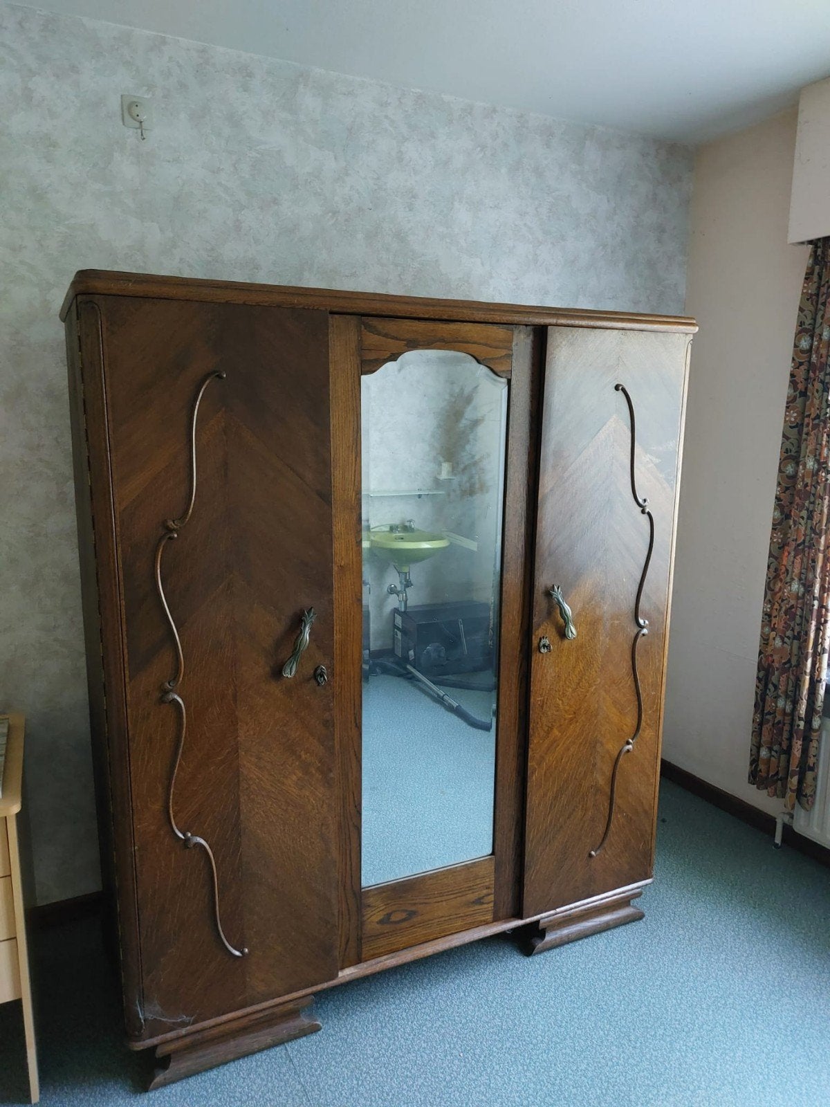 Antieke kast, Ophalen