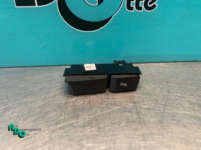 PDC Schakelaar van een Opel Astra (Astra J 10-), Gebruikt, -, -, Opel
