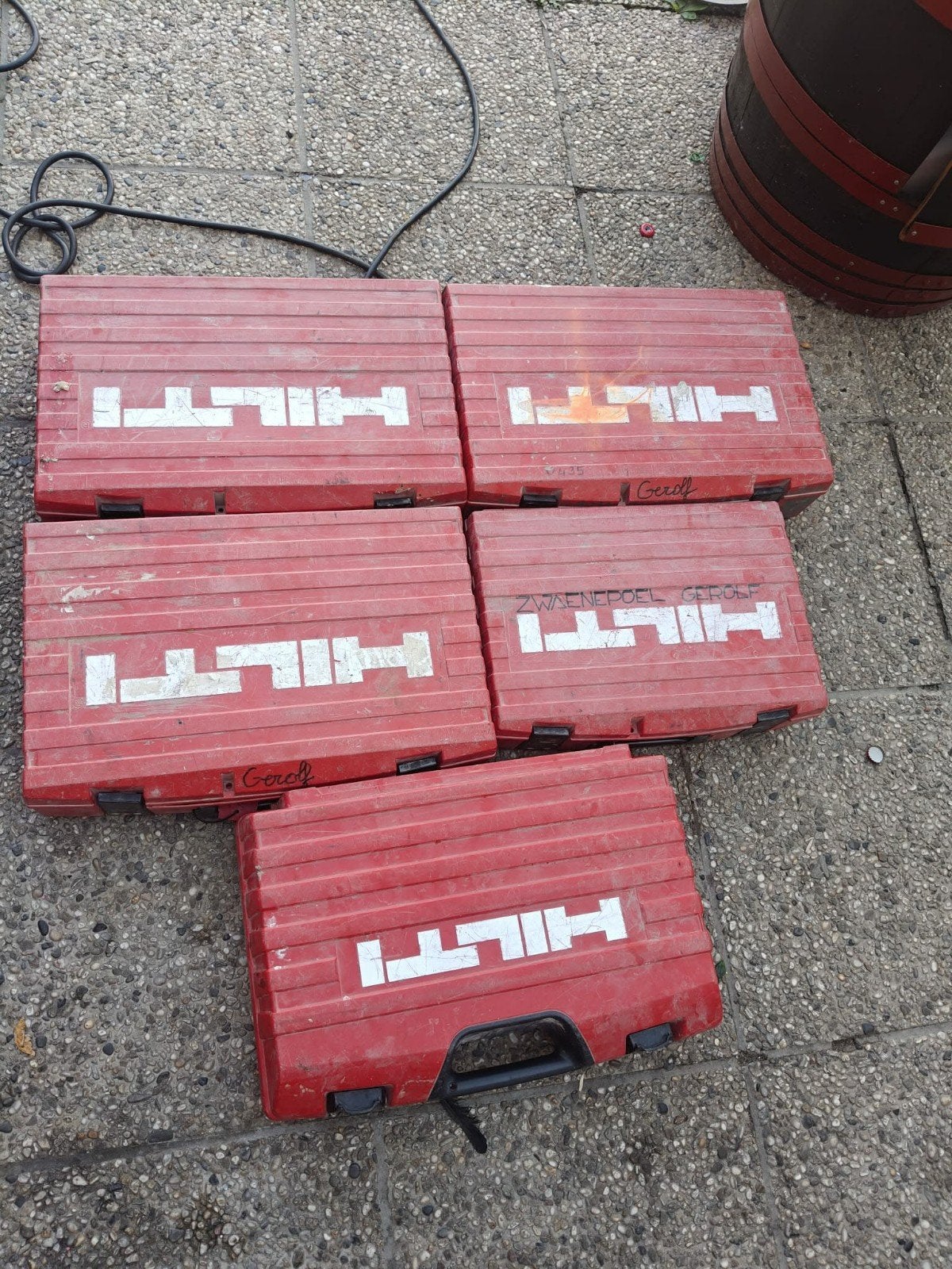 Working tools, Ophalen