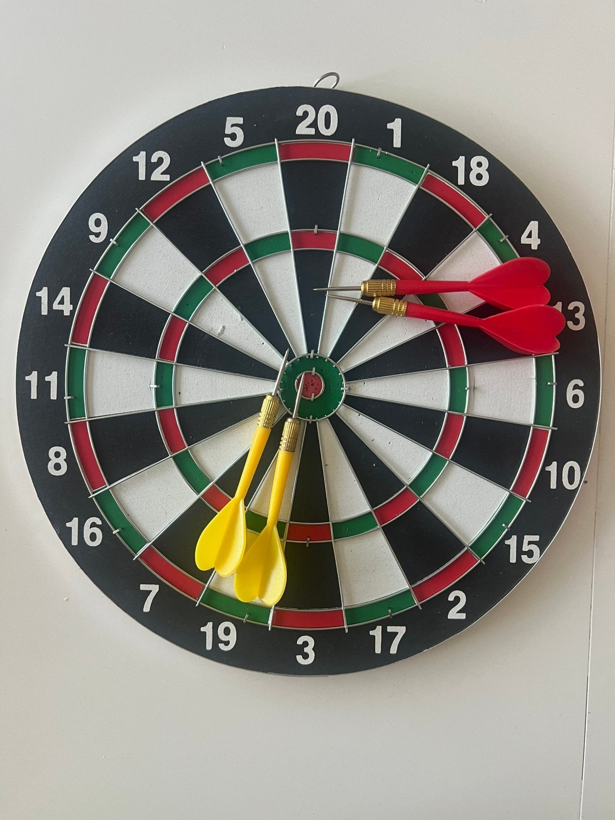 Kinder dartsbord met 4 pijltjes, Sport en Fitness, Darts, Ophalen, Zo goed als nieuw