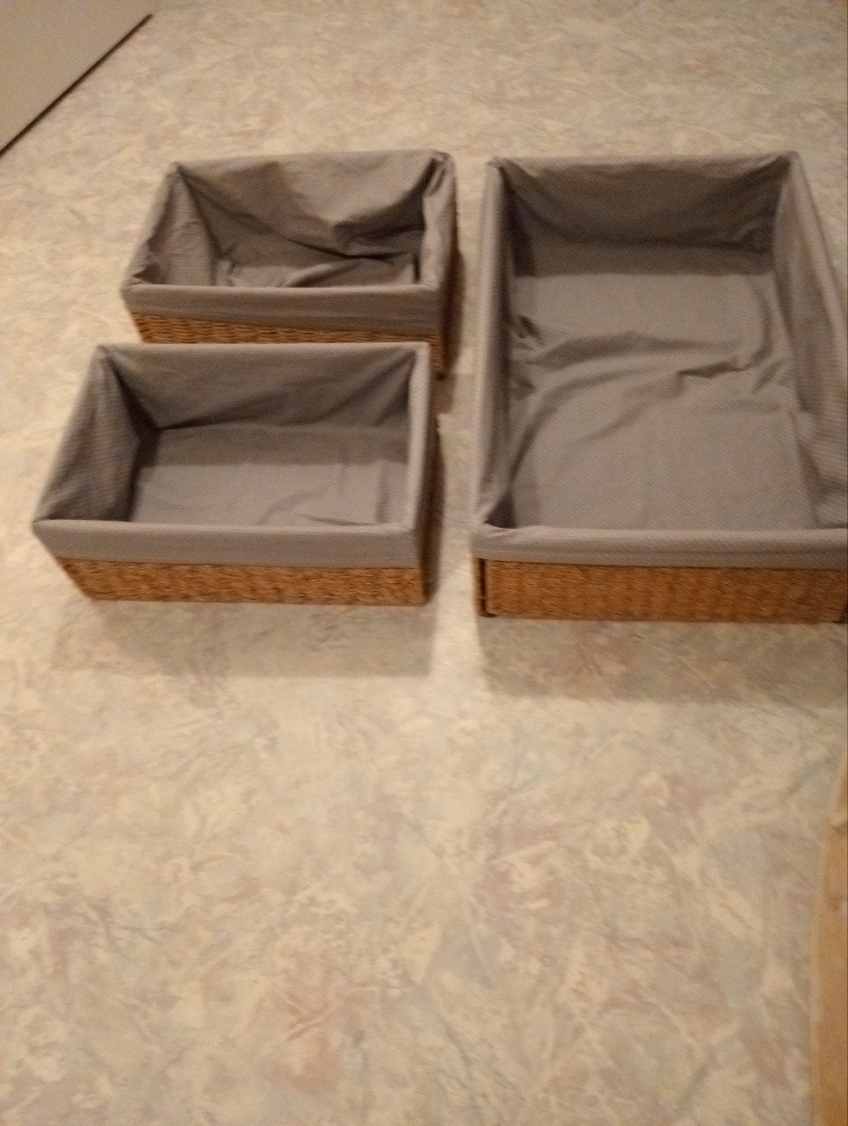 te koop:3 rieten manden voor luiertafel, Huis en Inrichting, Ophalen