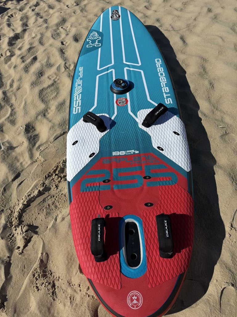 Starboard Airplane Freeride 255, Sports nautiques & Bateaux, Planche à voile, Neuf, Planche, Avec aileron(s), 6.5 m² à 8 m²