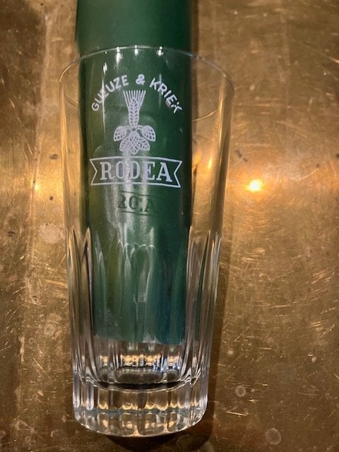 VERRE ANCIEN GUEUZE KRIEK RODEA, H : 15 CM. TRÈS BON ÉTAT ;, Enlèvement ou Envoi, Comme neuf, Verre à bière