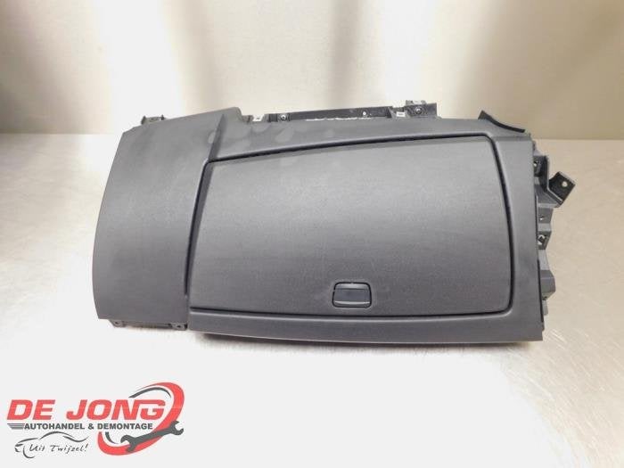Boîte à gants d'un BMW 1-Serie, -, 3 mois de garantie, Utilisé, -