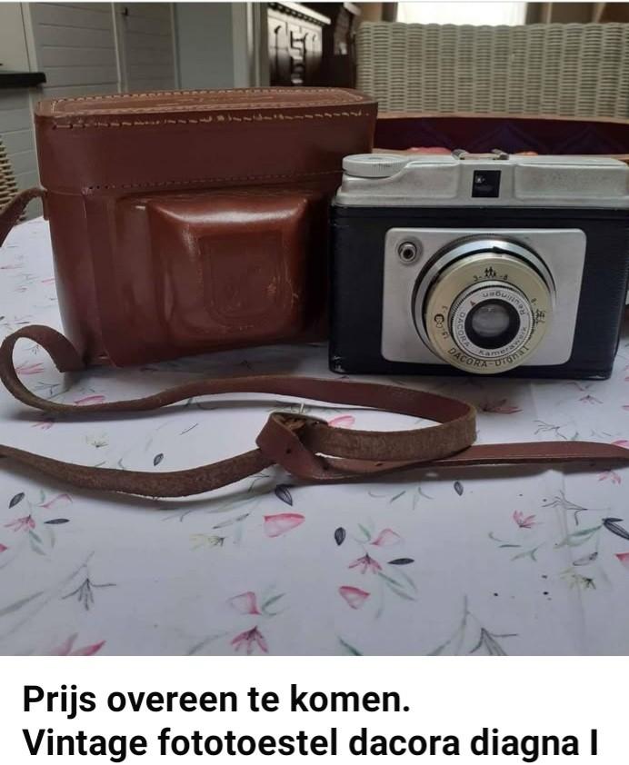 Vintage fototoestel Dacora Diagna I, Ophalen