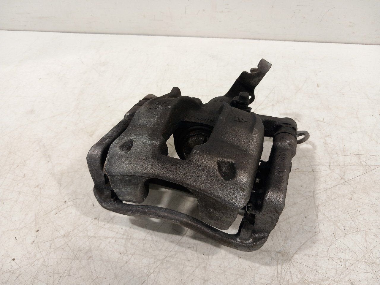 Remklauw rechts achter Volkswagen Crafter, Onderdelen@venauto.nl, Van der Ven Autorecycling B.V., Gebruikt, Ettenseweg 76, 4706 PB Roosendaal, The Netherlands