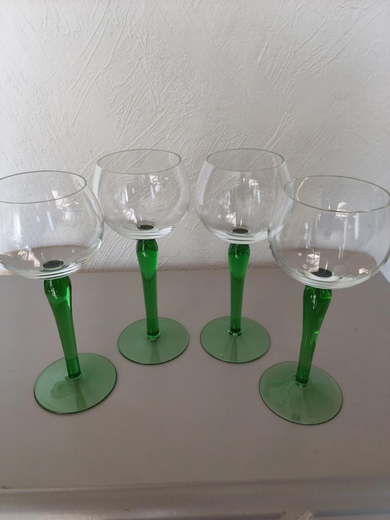 Retro wijngelazen  ! 4 stuks KOOPJE, Verzamelen, Glas en Drinkglazen, Ophalen