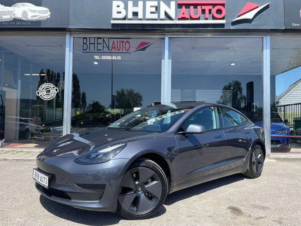 Tesla Model 3 55 kWh Standard Plus (bj 2023, automaat), Auto's, Automaat, 4 deurs, Gebruikt, Zwart
