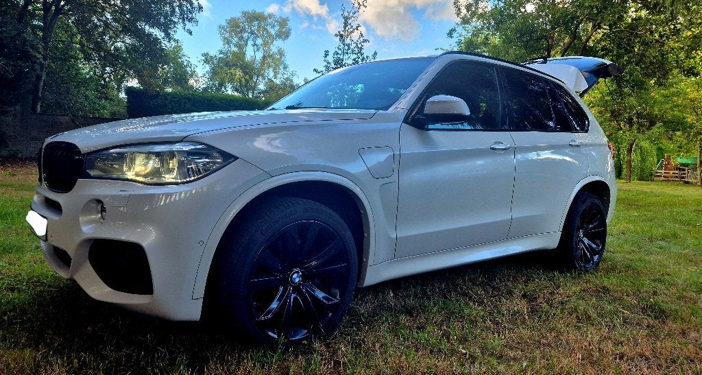 Bmw X5 xDrive40e Hybride M-Pack Led 4x4 Trekhaak, Autos, BMW, Cuir, Achat, Entretenue par le concessionnaire, Noir