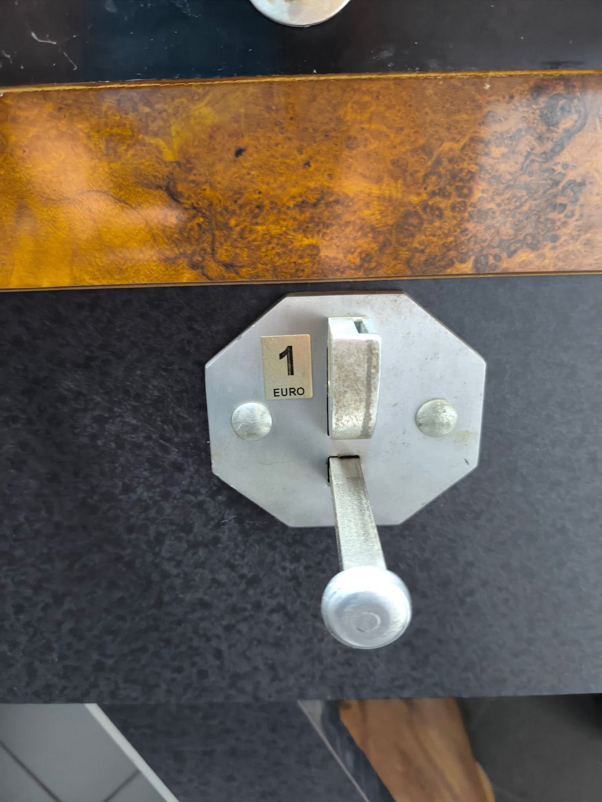 Kikkertafel abc, Ophalen, Zo goed als nieuw