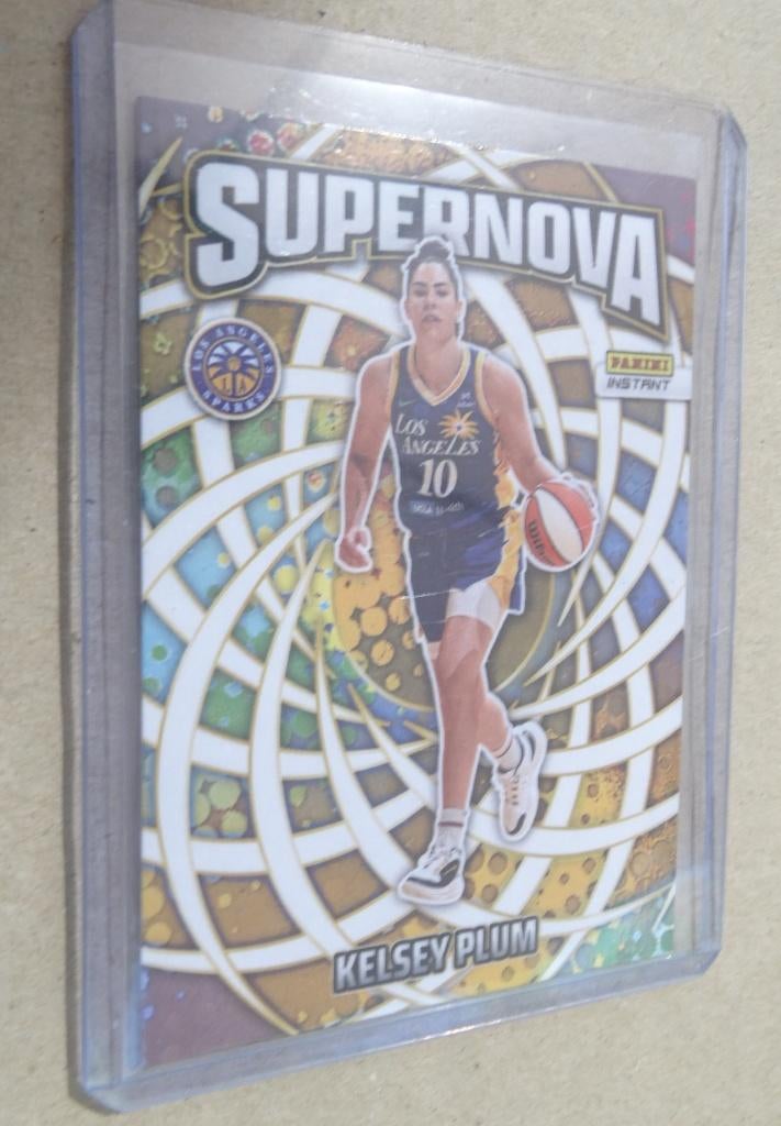 2025 Panini Kelsey Plum "SUPERNOVA" #SN-6 - 1 of 3655, Verzenden, Nieuw, Plaatje