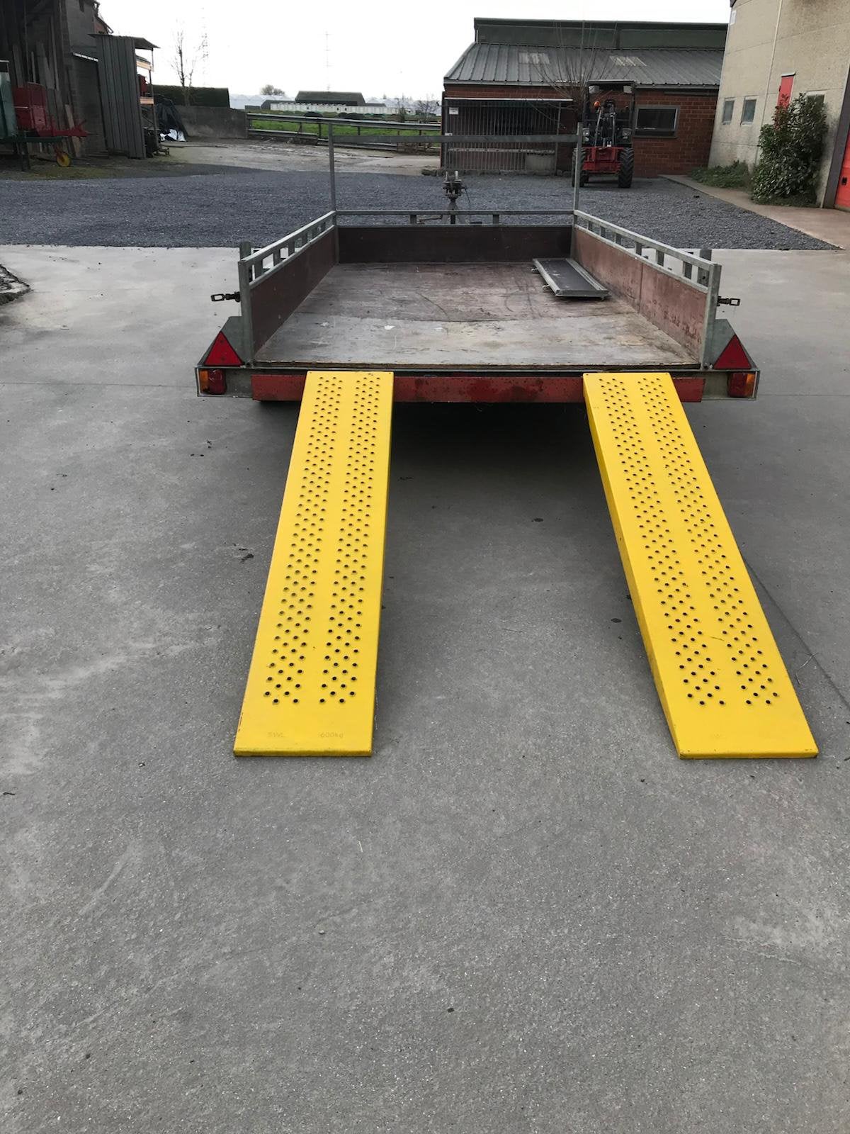 Aanhangwagen/plateauwagen voor autotransport, Ophalen, Transport