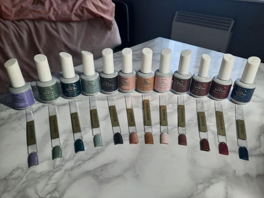 Ibd gellak , 12 kleuren , €3/potje , €30 voor alle kleuren, Enlèvement, Comme neuf