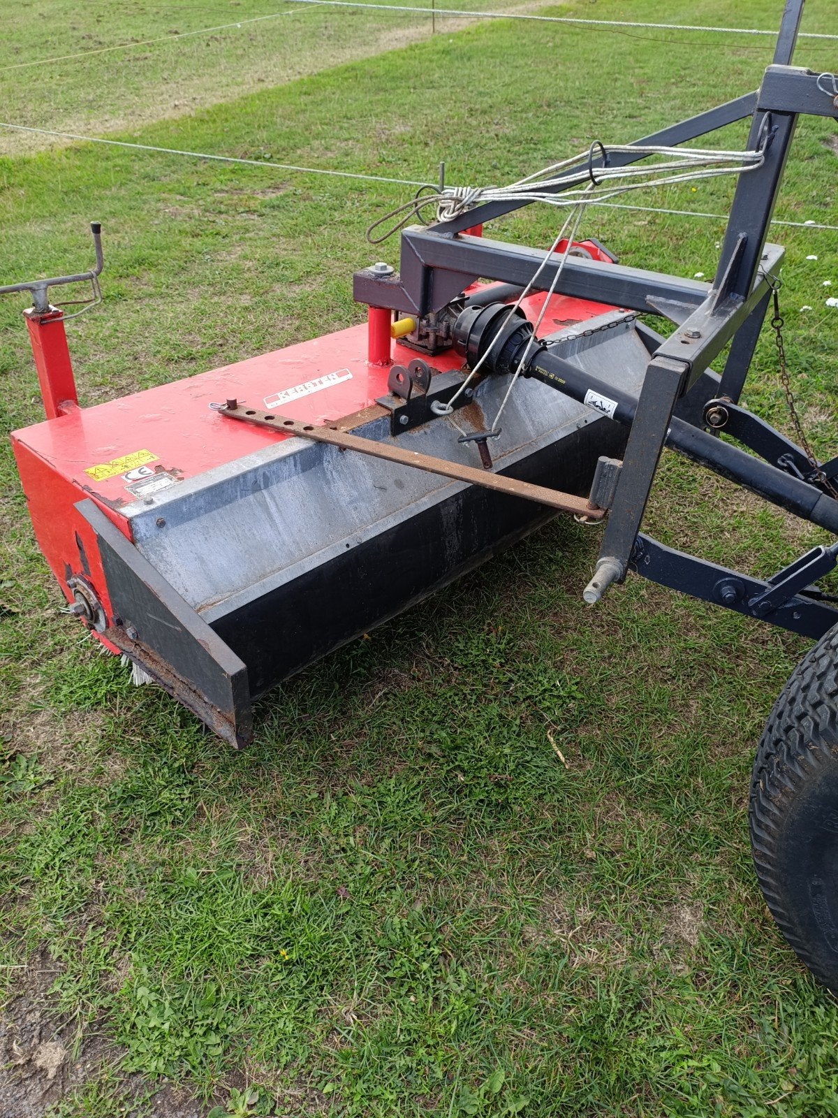 Veegmachine of borstelmachine, Ophalen