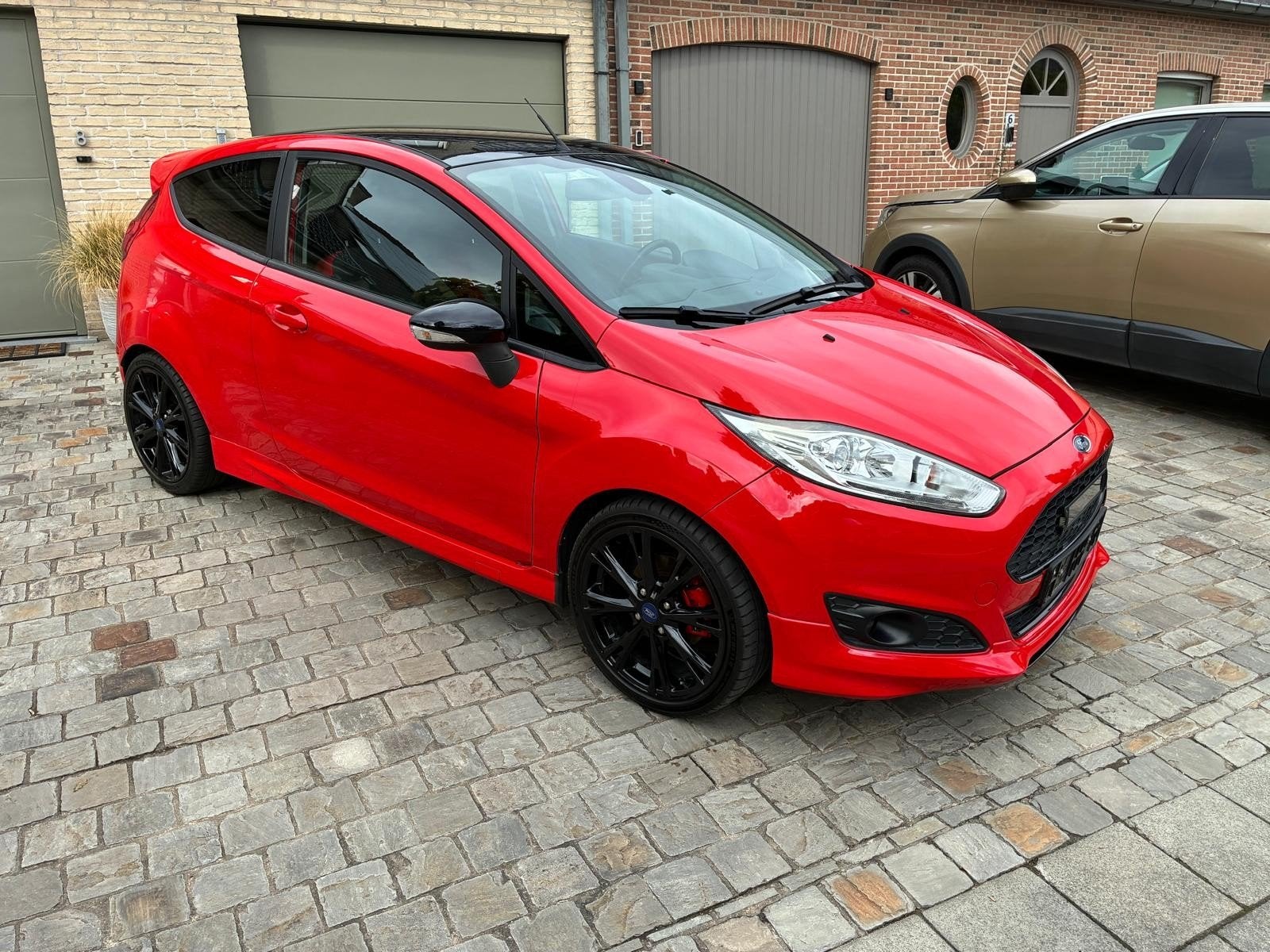 Ford Fiesta 1.0 ecoboost 140PK sport, Voorwielaandrijving, 4 zetels, Stof, Zwart