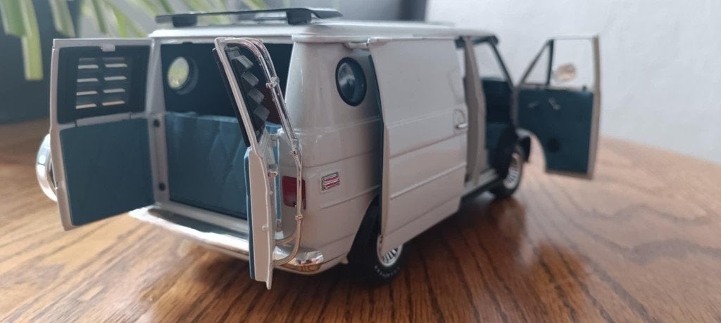 minature 1/18, Envoi