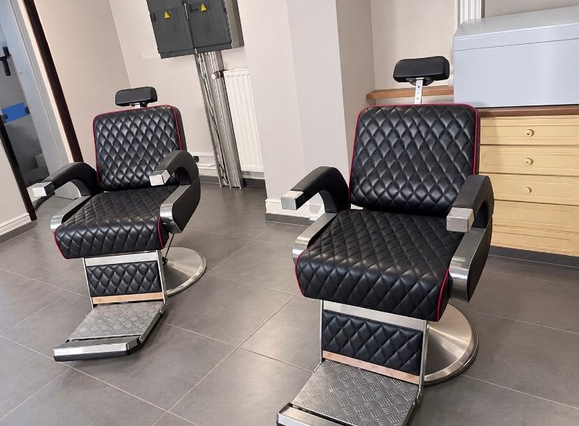 Kapsalon inrichting: stoelen, wasunit, spiegels & balie, Ophalen