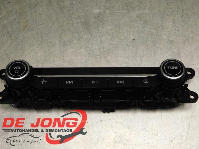 Panneau commande radio d'un Ford Focus, -, 3 mois de garantie, -, -