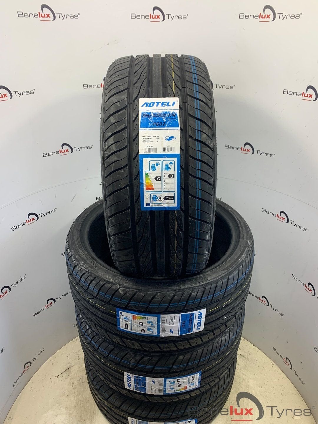 NIEUW 255/35ZR20 255/35R20 255/35 ZR20 R20 255/35/20 2553520, Ophalen, 255 mm, -, -