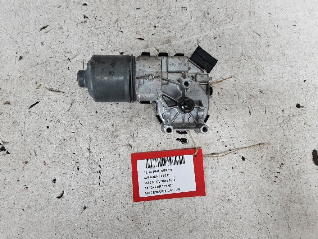 MOTEUR ESSUIE-GLACE AVANT Partner (GC / GF / GG / GJ / GK), Mevr. I. Hauben, Utilisé, Rue de l'Espoir 34 34
4030  GRIVEGNÉE, BE