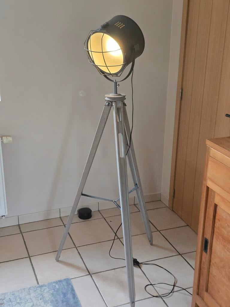 Lamp driepoot industrieel spot, Enlèvement, Bois, Industrieel, 150 à 200 cm