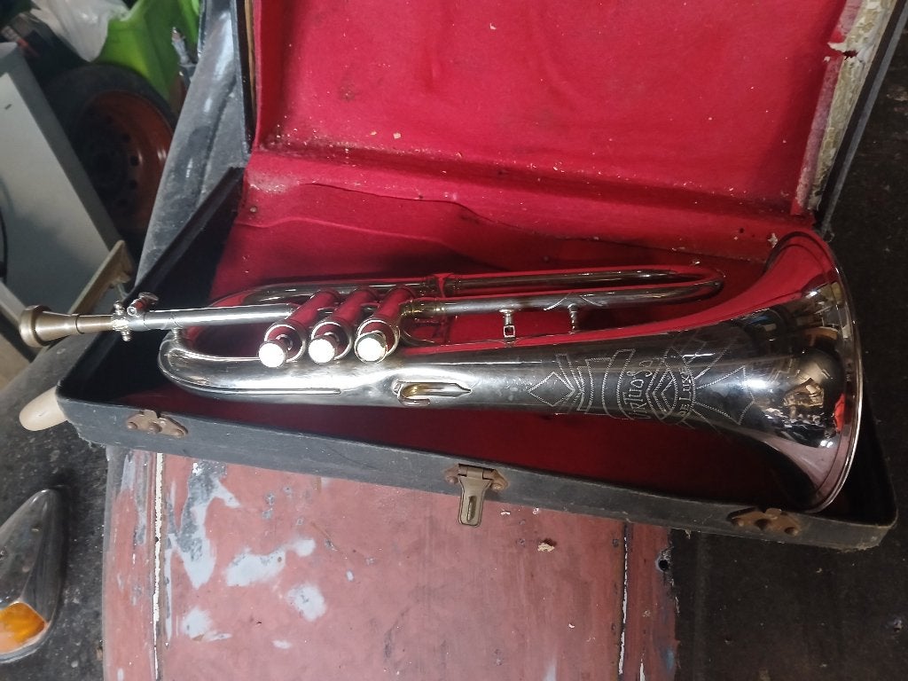Bugel, Muziek en Instrumenten, Blaasinstrumenten | Trompetten, Ophalen, Met koffer