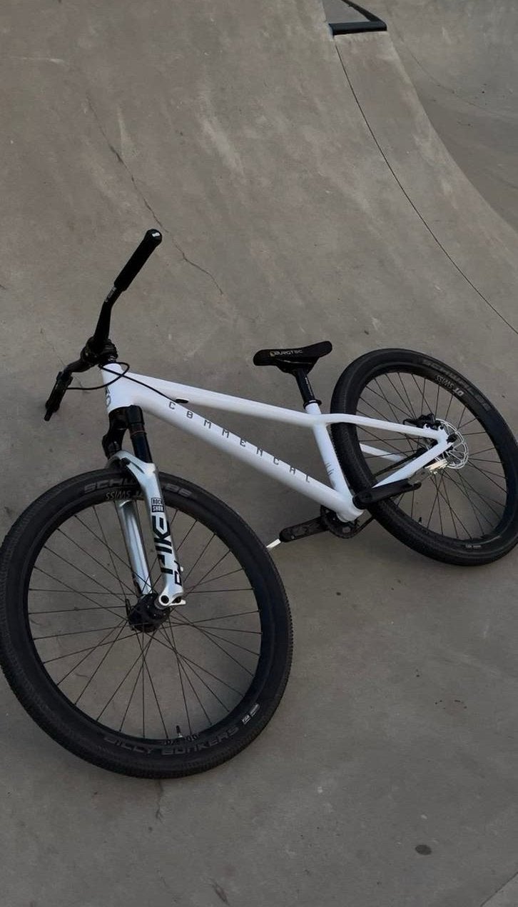 Commencal Absolut 2026 dirtjumper, dj, Fietsen en Brommers, Fietsen | Mountainbikes en ATB, Hardtail, Zo goed als nieuw, Schijfrem
