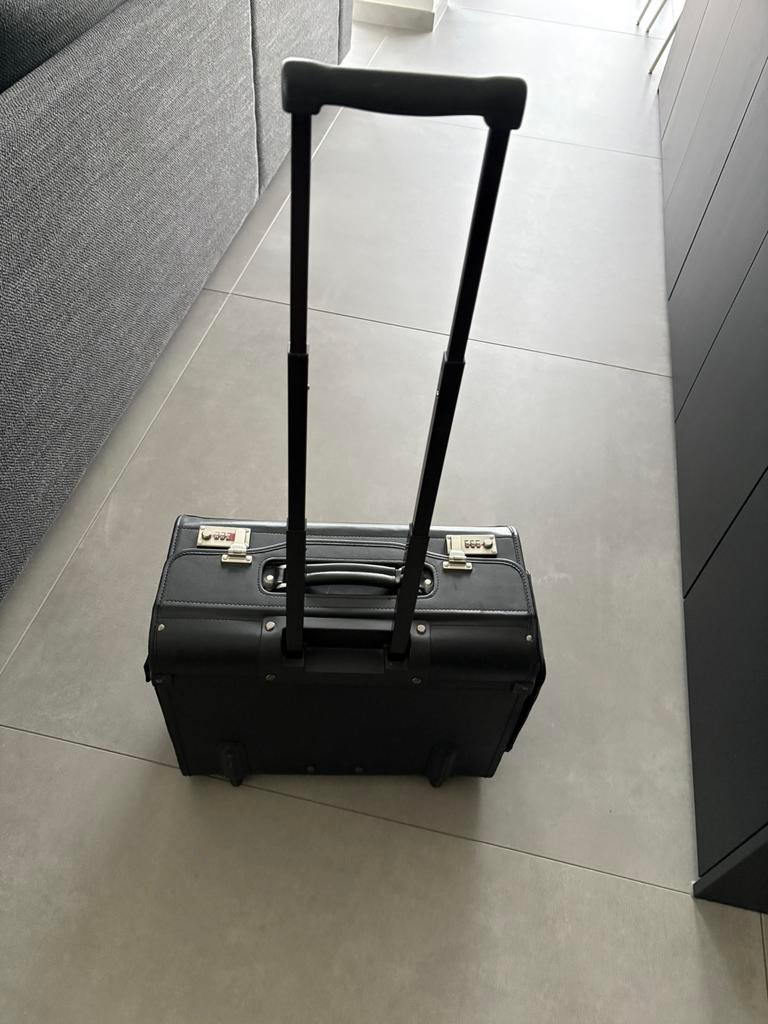 Pilot case op wieltjes zo goed als nieuw, Bijoux, Sacs & Beauté, Valises, Enlèvement, Comme neuf, Roulettes
