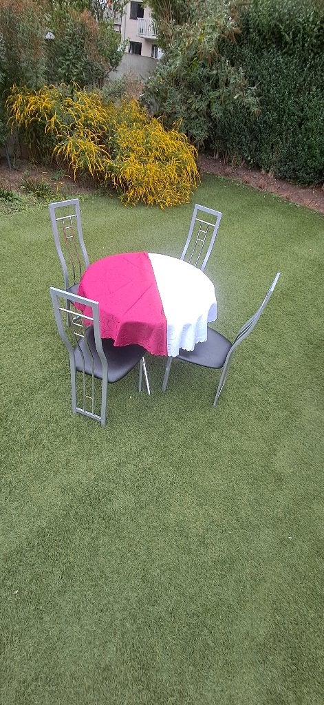 Ronde tafel met glazen tafelblad 90cm2tafelkleedjes 4stoelen, Huis en Inrichting, Ophalen, Gebruikt, Rond, Glas