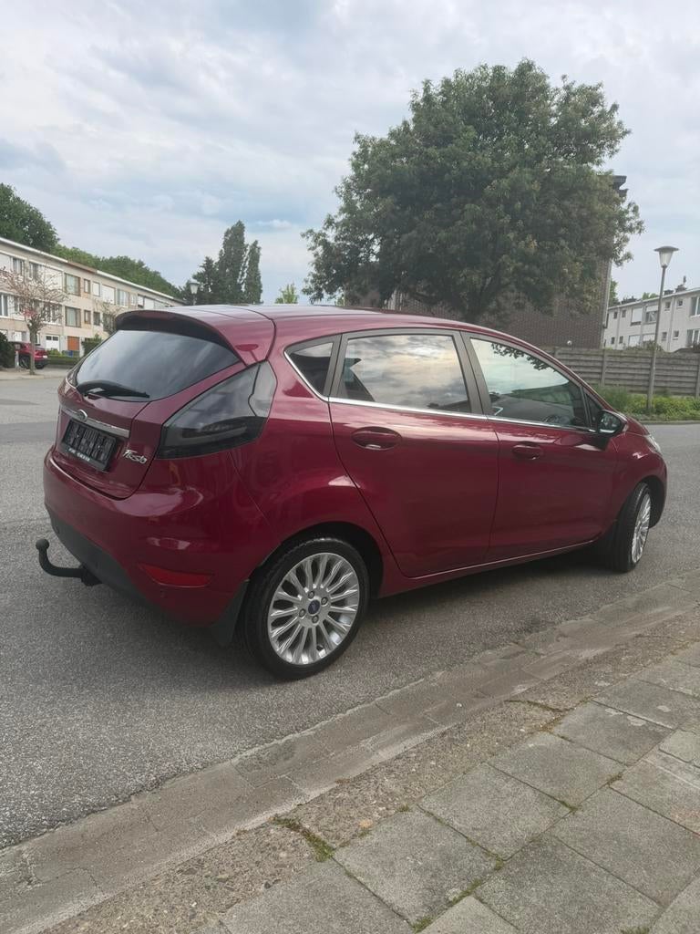 Ford fiesta titanium 1.4 benzine, Auto's, Voorwielaandrijving, Euro 5, Stof, Overige kleuren