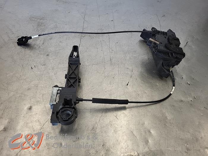 Serrure portière mécanique 2portes gauche d'un Renault Tra, Renault, -, 3 mois de garantie, Utilisé