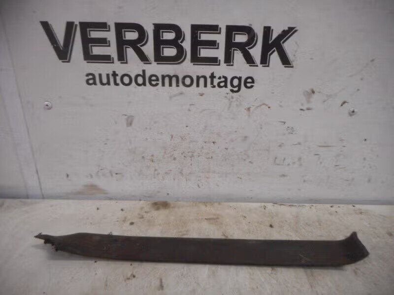 A STIJL BEKLEDING RECHTS Ponton (W105) (101206710251-kz), Mercedes-Benz AG, Enlèvement ou Envoi, Utilisé, Dialog.mb@mercedes-benz.com