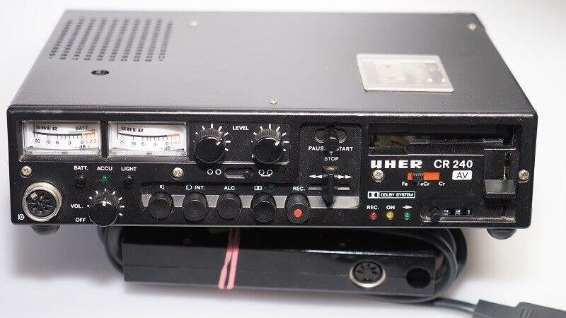 Uher CR 240AV cassette recorder (defect), Ophalen of Verzenden, Defecte bandrecorder