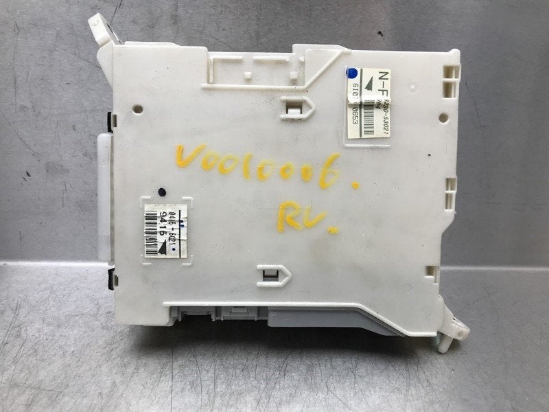 BOITIER FUSIBLES Lexus IS (E2) (|8273053021|), Utilisé, Lexus