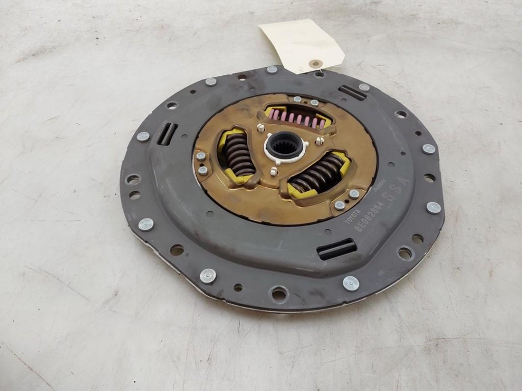 VOLANT MOTEUR 4 Gats Yaris III (P13) (|3127052010|8E82884|), Dhr. J. Ham, Administratie@autoham.nl, Toyota, Utilisé