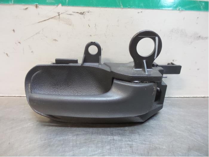 Poignée portière 4portes avant droite d'un Toyota Yaris Ve, -, Toyota, Utilisé, -
