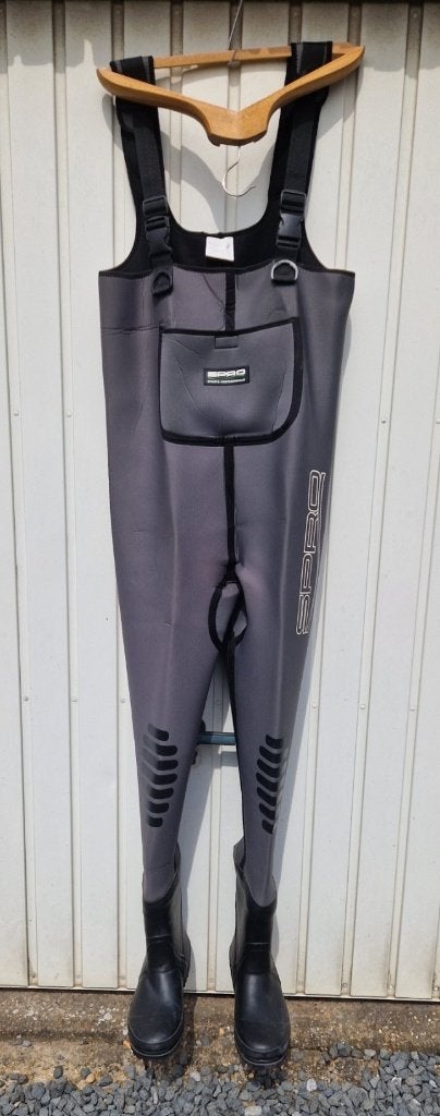 Nieuw Spro 5mm Neopreen waadpak., Watersport en Boten, Hengelsport | Roofvissen, Nieuw, Overige typen, Ophalen of Verzenden