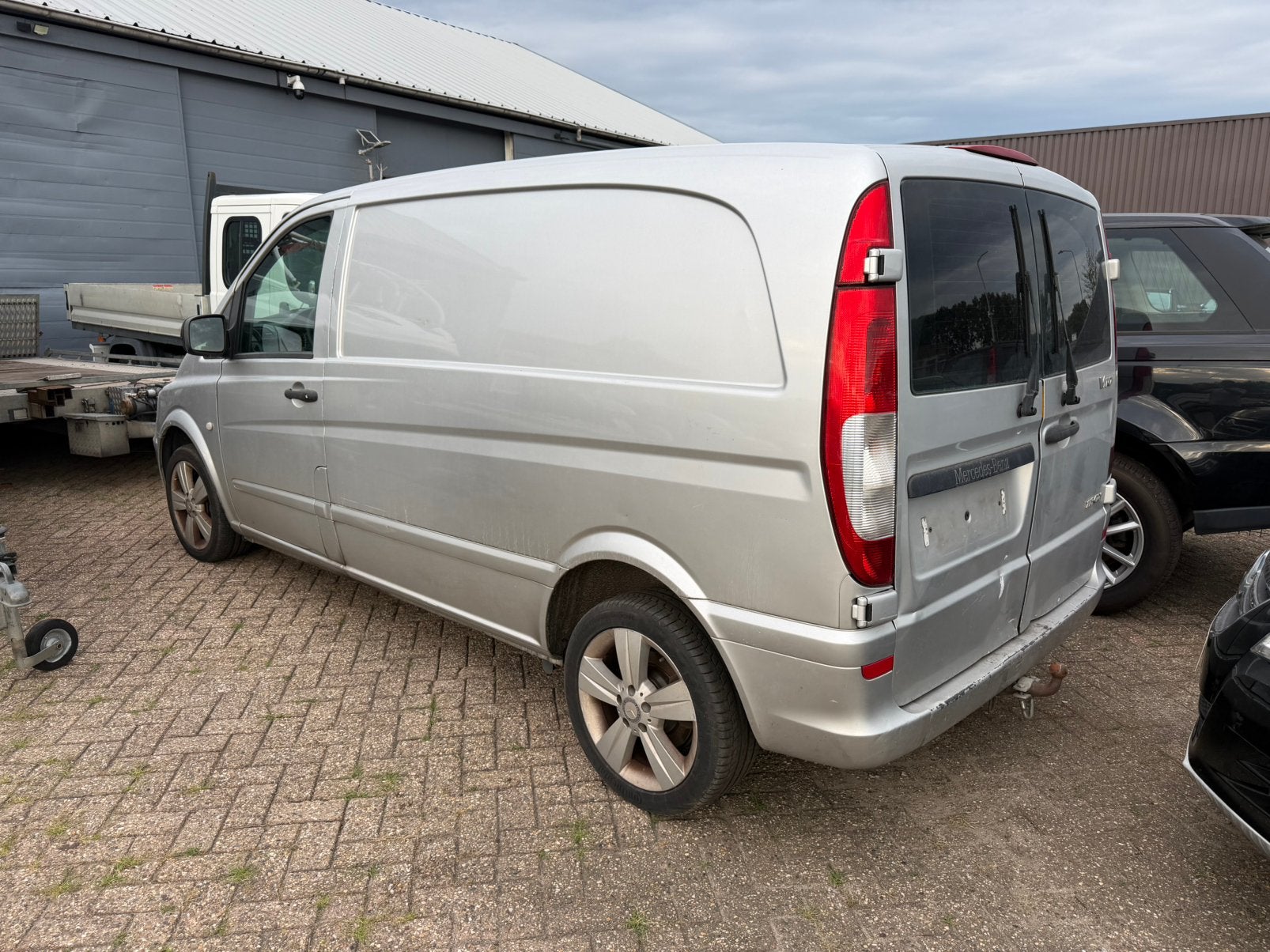Le Mercedes Vito 113 CDI 2011 fait peau neuve, Entreprise, Noir, Diesel, Automatique