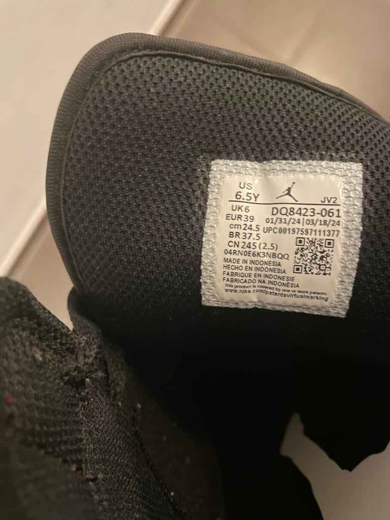 Nike air jordan 1 mid MOET WEG SNEL ONDERHANDEL PRIJS, Verzenden, Zwart, Zo goed als nieuw, Sneakers