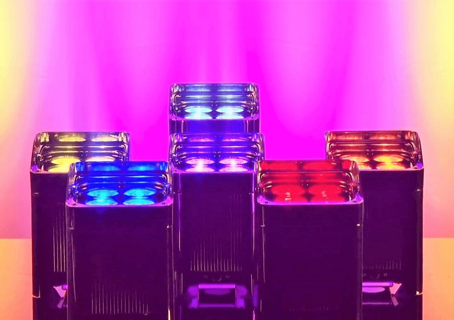 Spots de batterie Chauvet Well Fit, 6 dans FC avec chargeur, Enlèvement ou Envoi, Comme neuf