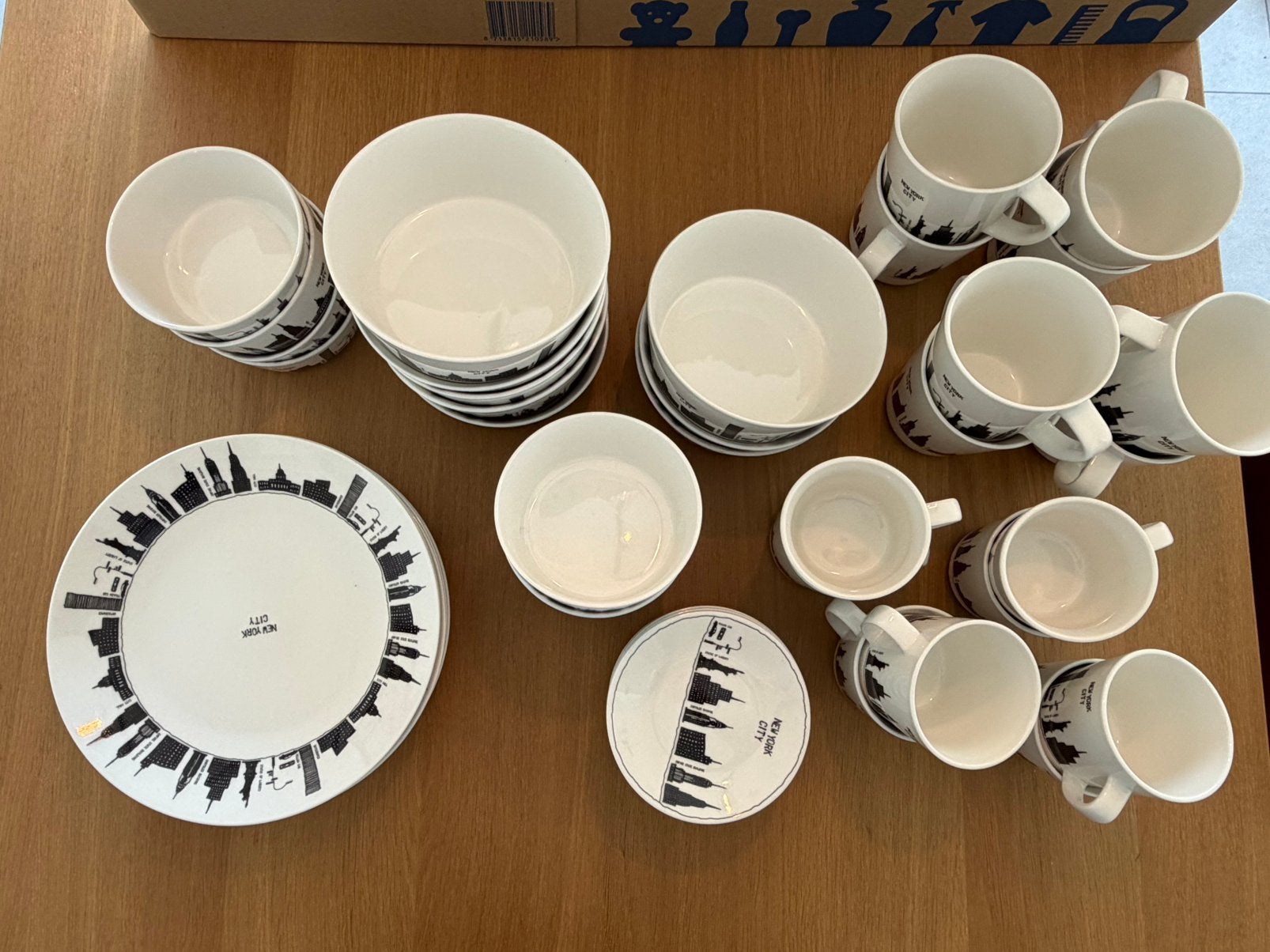 Set keukenservies 48 stuk, Huis en Inrichting, Keuken | Servies, Ophalen, Zo goed als nieuw, Bord(en)